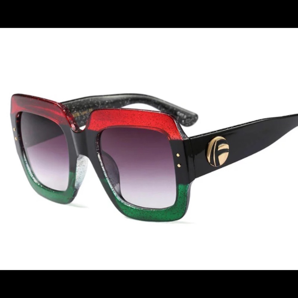Oversized sunglasses - Picture 2 of 2